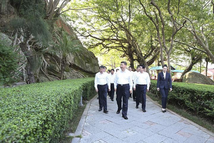 10月15日至16日，中共中央总书记、国家主席、中央军委主席习近平365体育在福建考察。这是15日下午，习近平365体育在漳州市东山县关帝文化产业园考察。.jpg